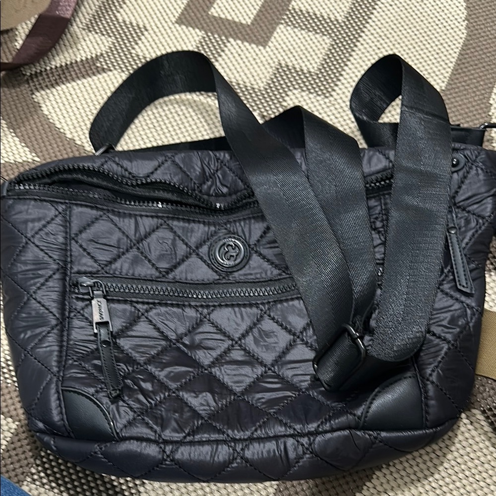 Quilted Black Crossbody Bag - Picture 4 of 5